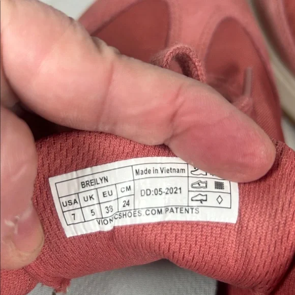 NWOT Vionic Breilyn Sneakers Pink Salmon Vionic Size 7 Sneaker Walking Shoe NWOT - Picture 3 of 12